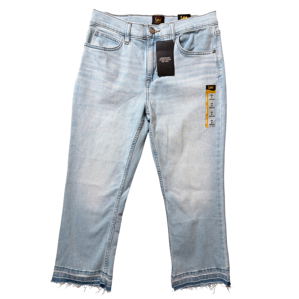 Lee Capri Women 8 Legendary Style Light Wash Released Raw Hem Mid Rise NEW